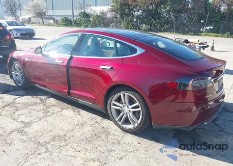 2012 Tesla Model S Signature z USA, uszkodzony, nr VIN 5YJSA1DN8CFS00373